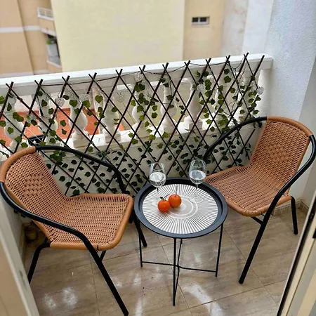 Modern 2-bedroom Appartamento *