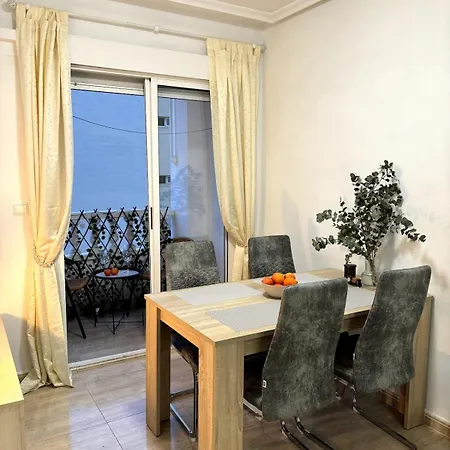 Modern 2-bedroom شقة تورّيفيِخا